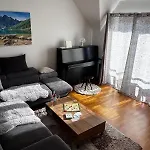Juli Apartment *
