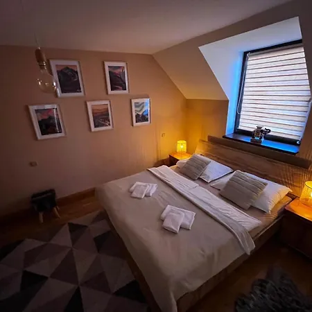 Juli 塔查斯卡-鲁穆尼卡